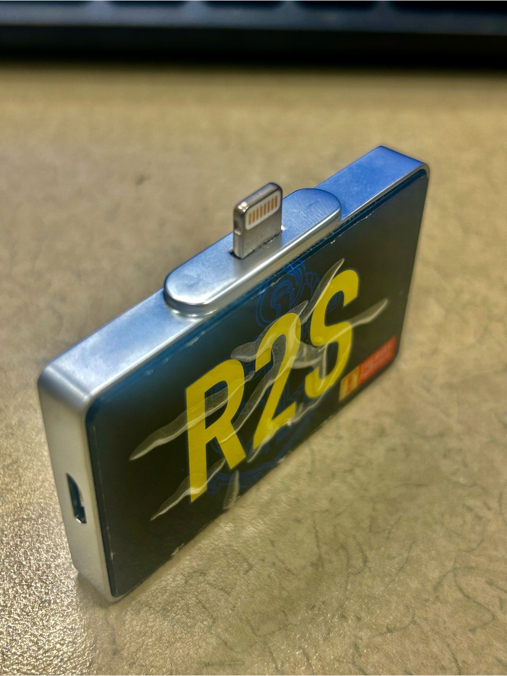 Thursby R2S CAC Reader for Iphone - Picture 4 of 5